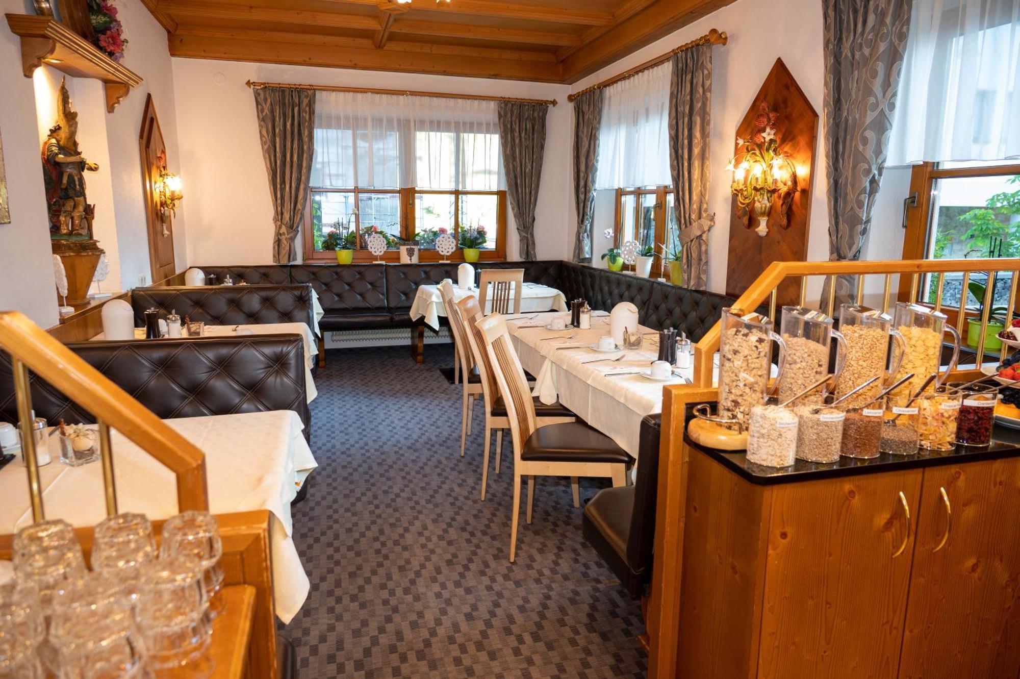 Eggerstueberl Hotel อิสชเกิล ภายนอก รูปภาพ